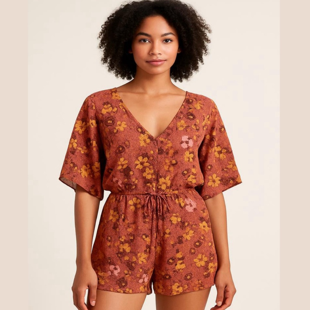 IVY Floral V-Neck Shorts Romper